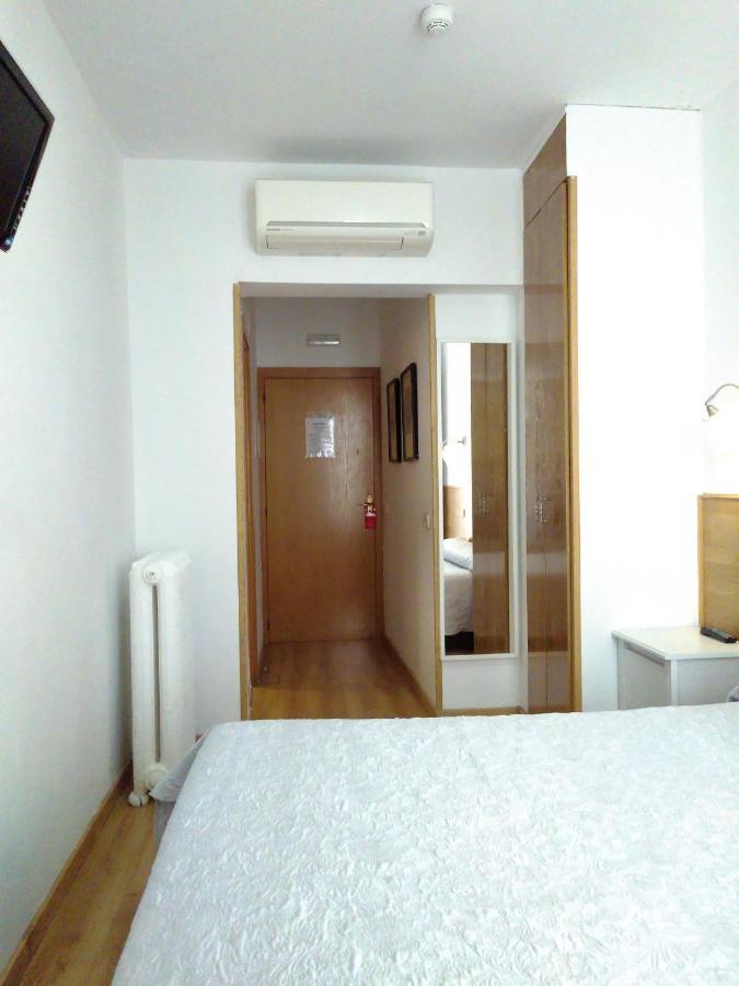 Hostal Nersan2 Мадрид Екстериор снимка