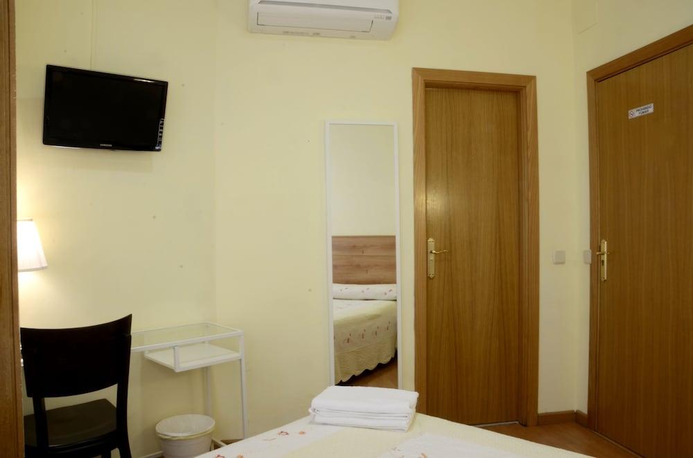 Hostal Nersan2 Мадрид Екстериор снимка
