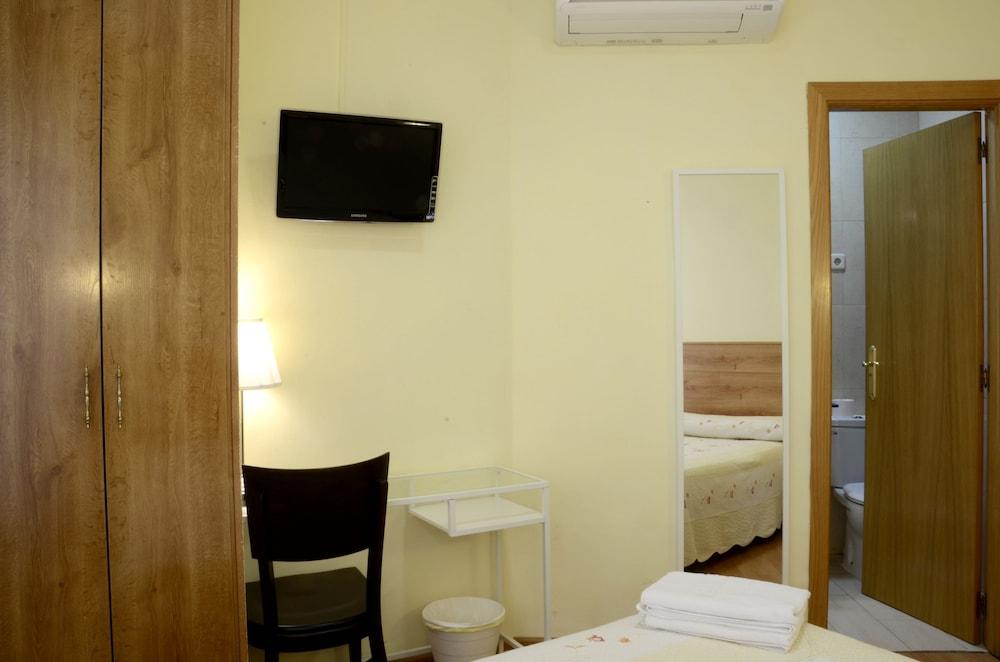 Hostal Nersan2 Мадрид Екстериор снимка